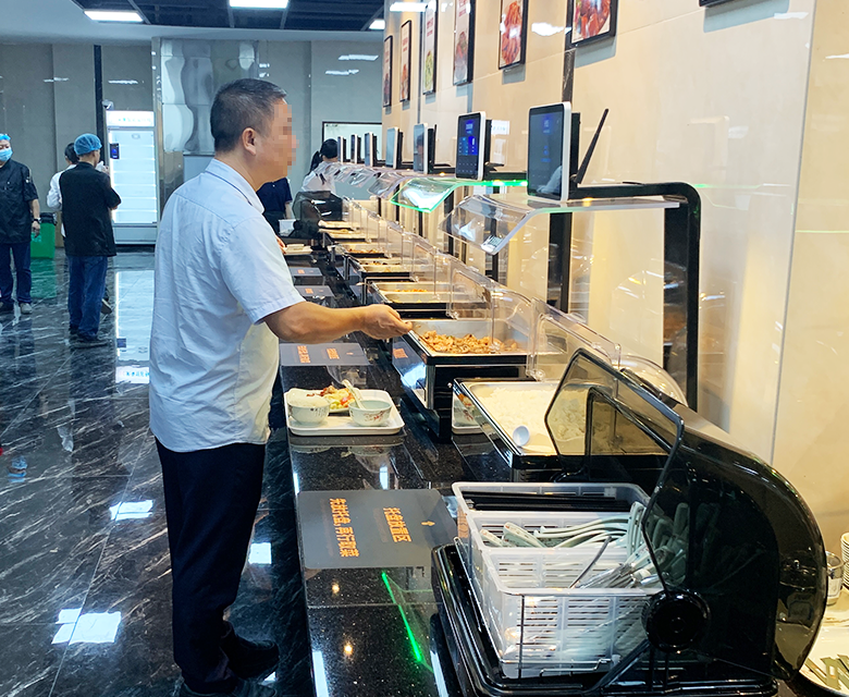 智慧食堂如何用“一菜一价”称重模式破解个性化需求与成本矛盾？